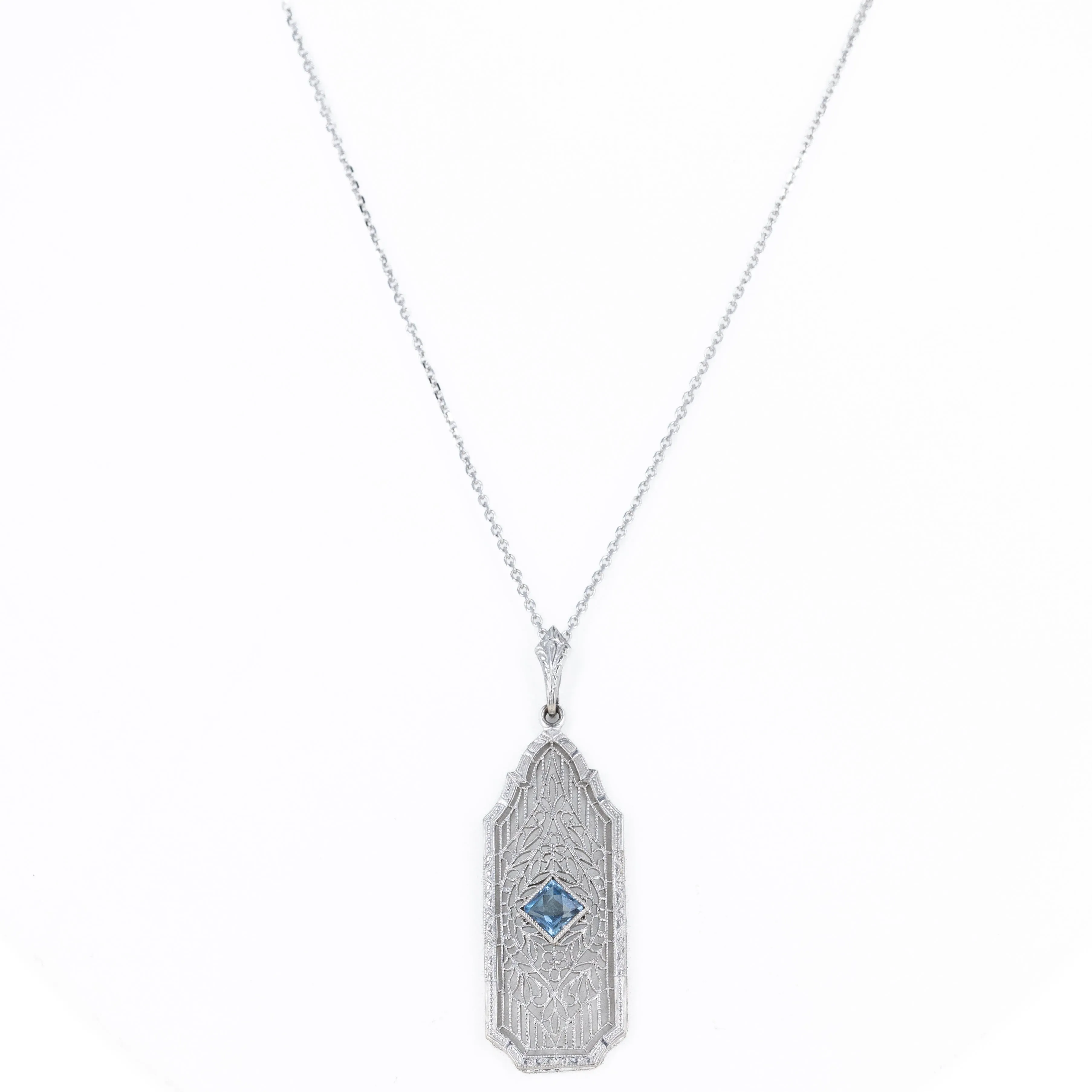 14K White Gold 0.35 Carat Aquamarine Filigree Pendant