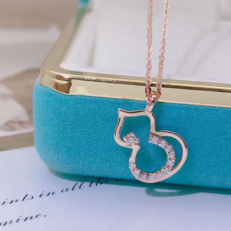 18K Gold 0.085ct Natural Diamond Gourd Shaped Pendant Necklace