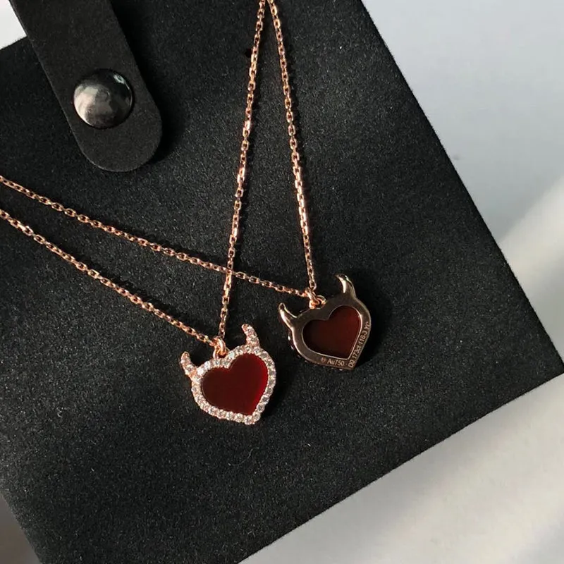 18K Gold Exquisite Heart-shaped Pendant Necklace Exclusively Handcrafted  Natural Diamond (H-F Color, VS1-VS2 Clarity)