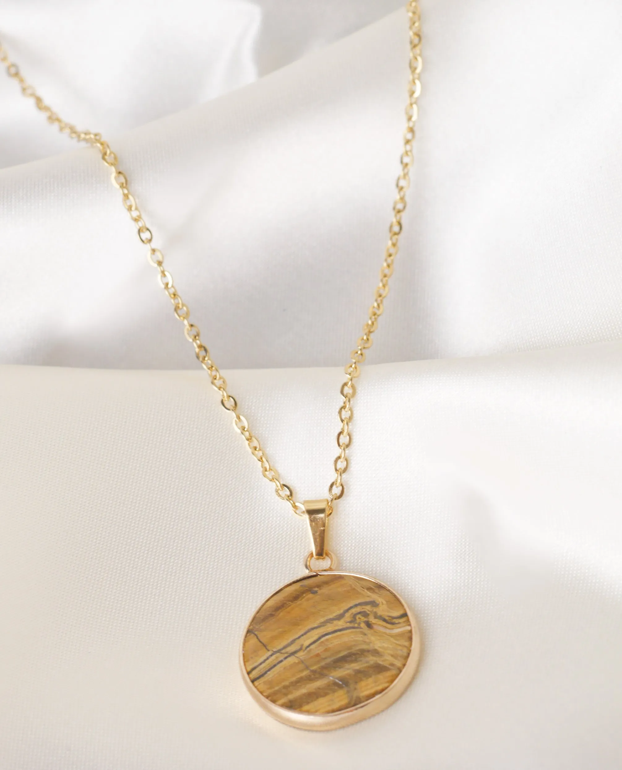 18K Gold Tiger’s Eye Circle Necklace