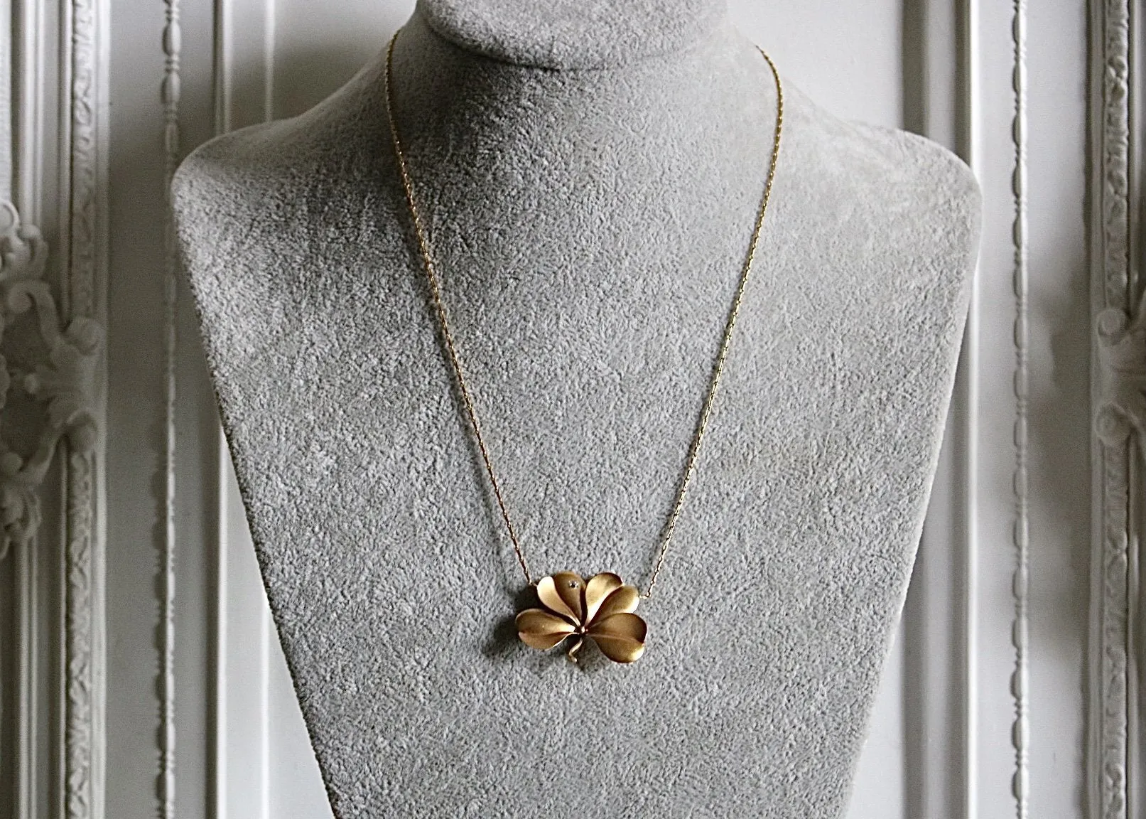 18k Vintage Four Leaf Clover Necklace with Diamond