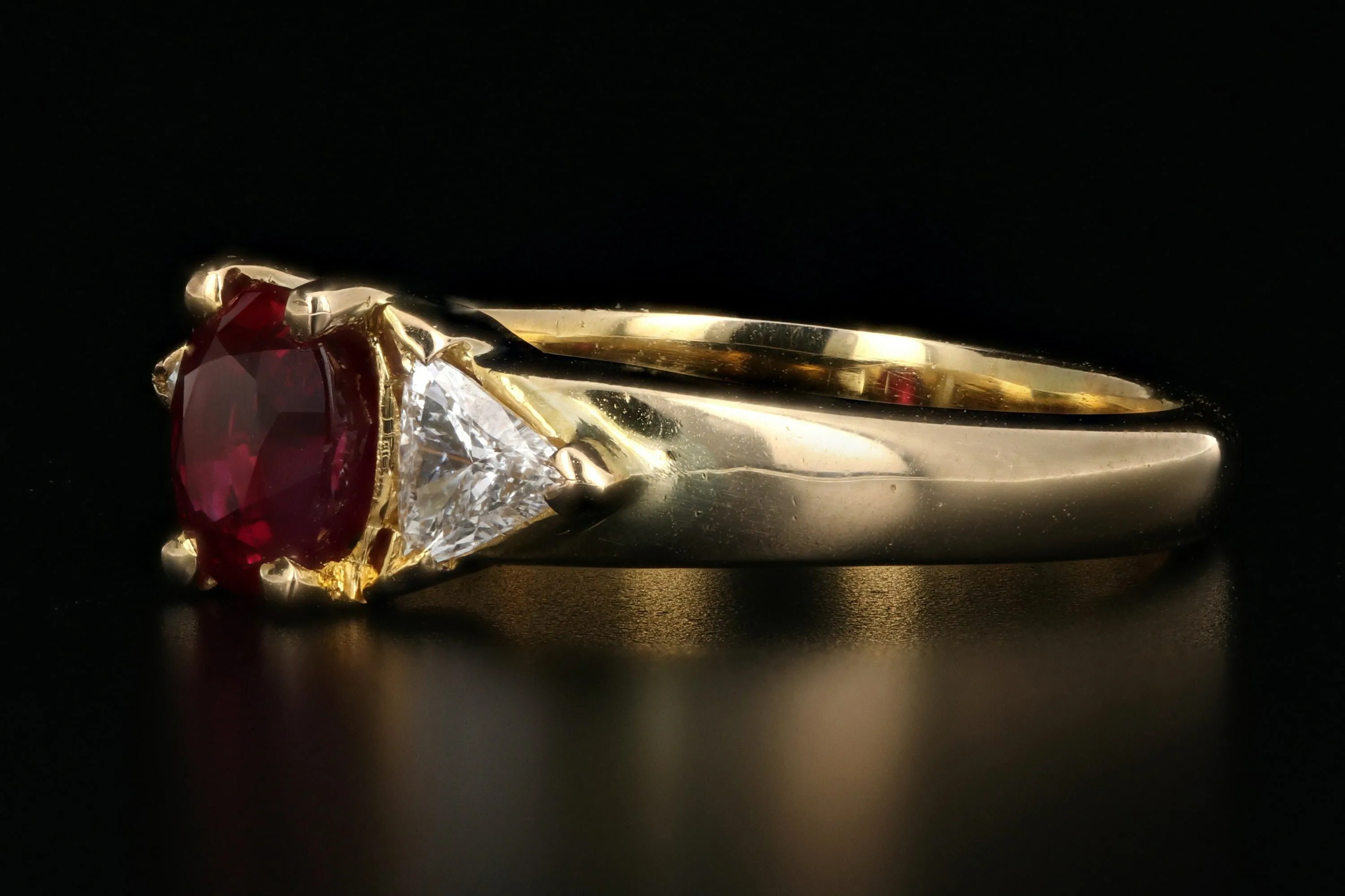 18K Yellow Gold 1.2 Carat Burma Ruby AGL Certified