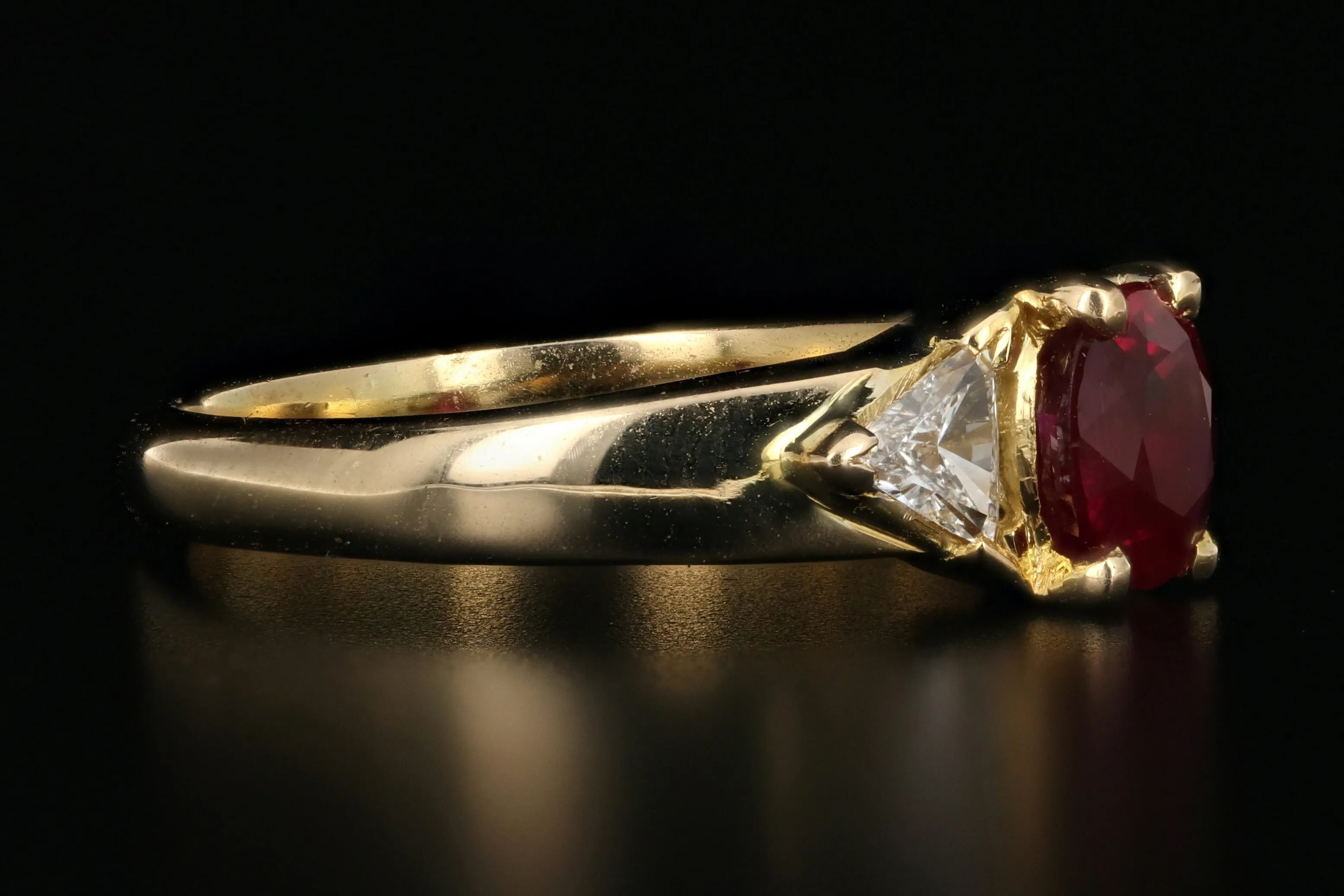 18K Yellow Gold 1.2 Carat Burma Ruby AGL Certified