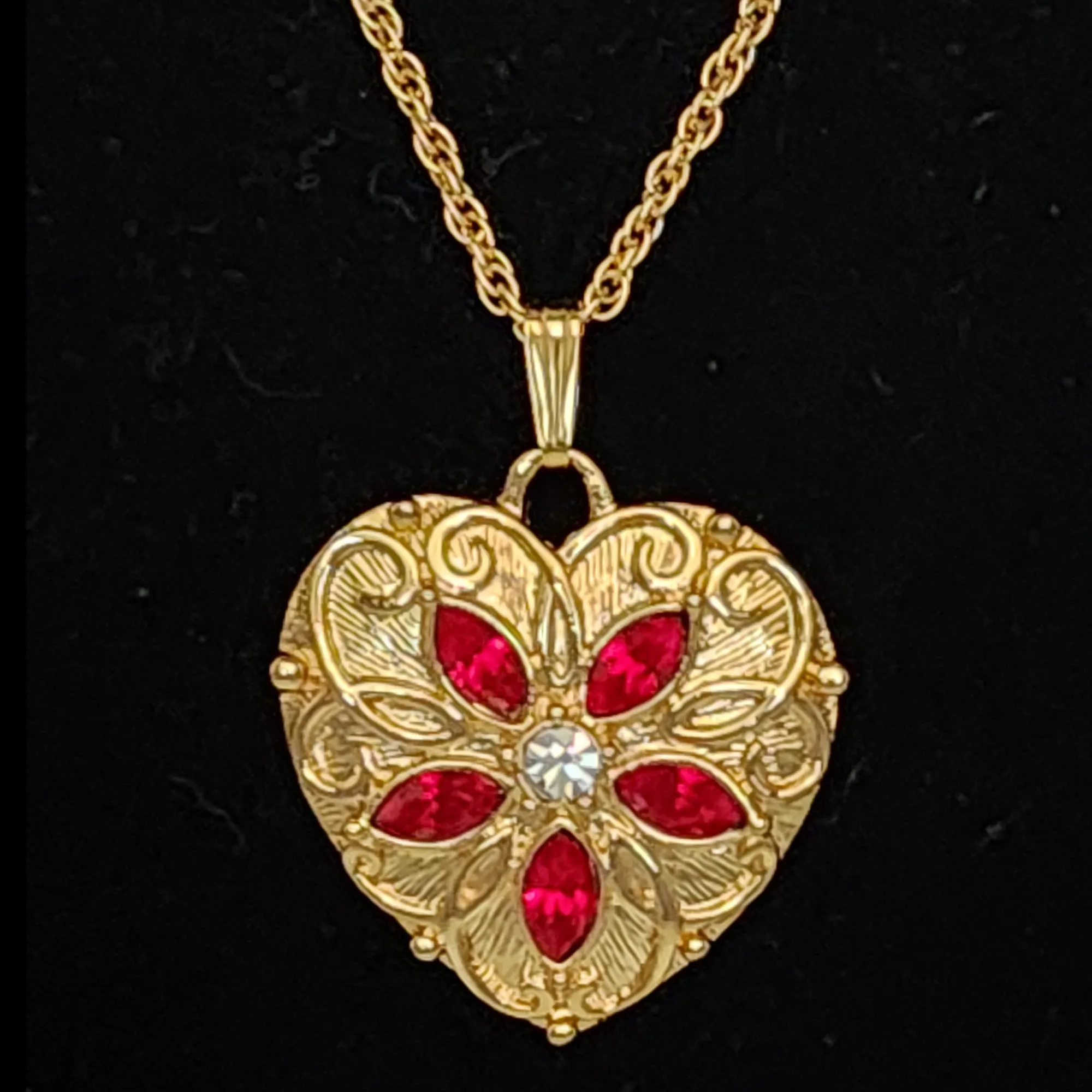 Avon Vintage Rhinestone Heart Necklace