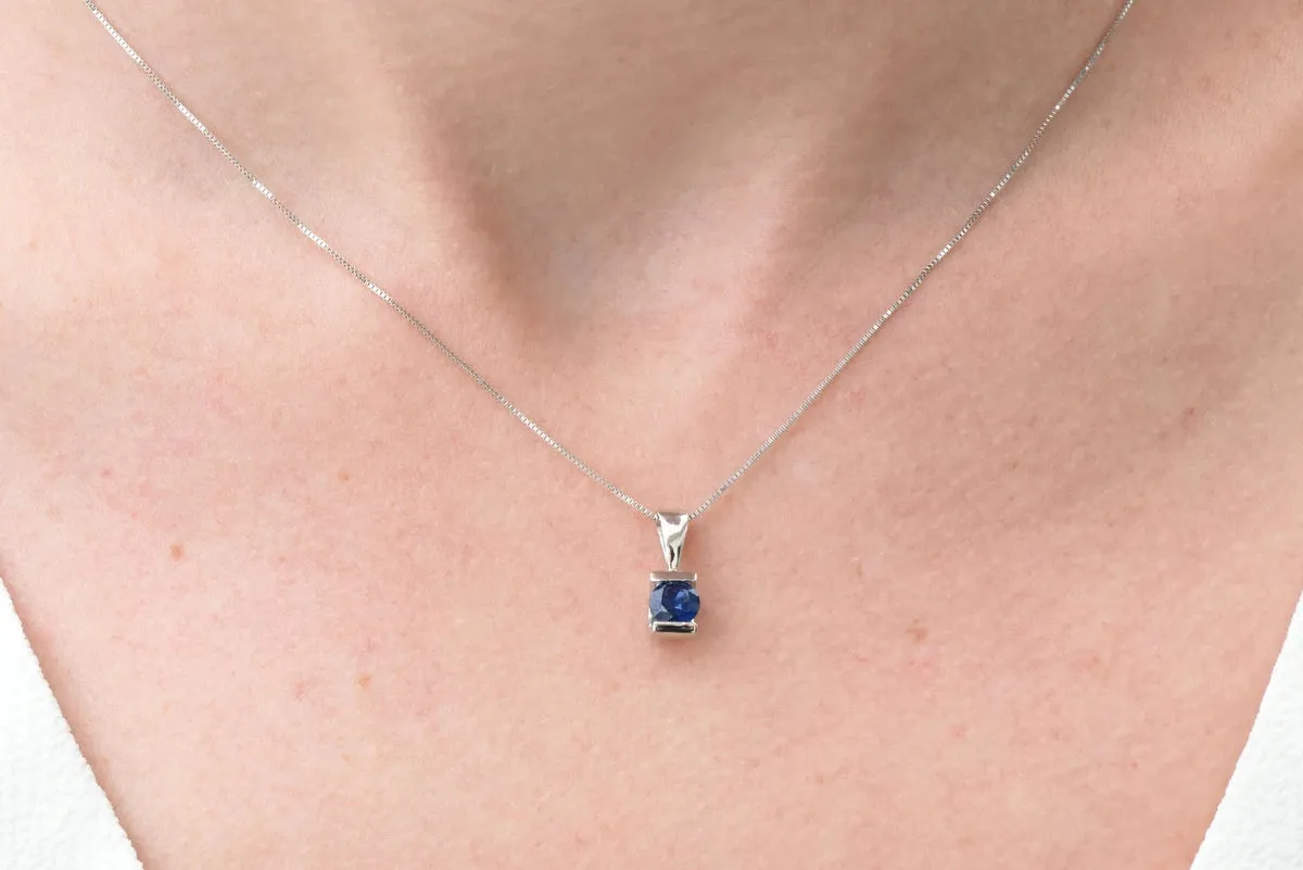 Blue Sapphire Pendant 0.50 Carat gold