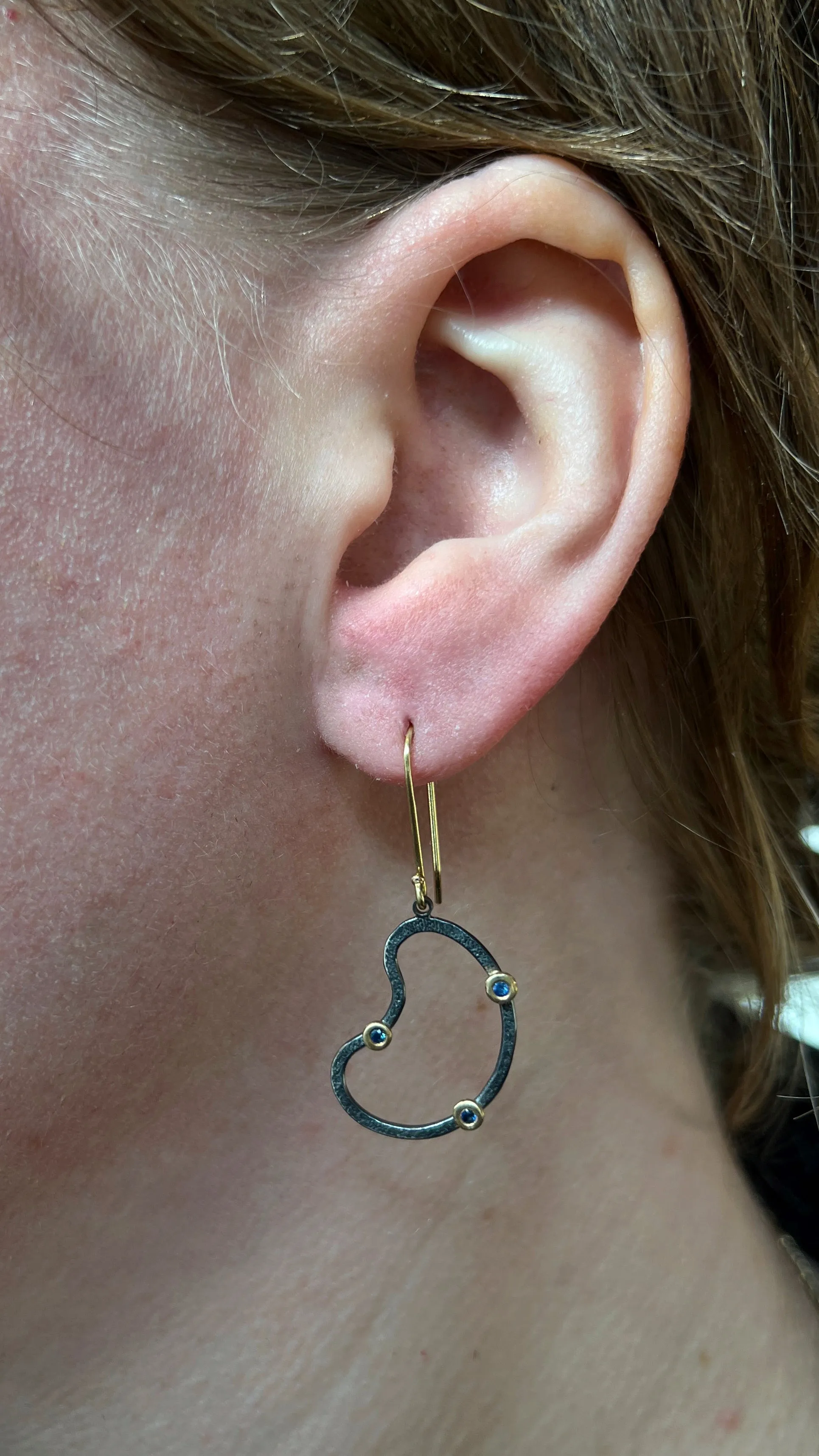 Curve Sapphire Earrings