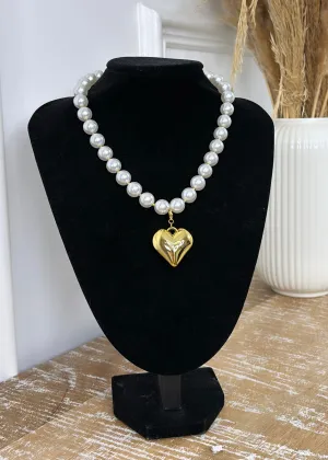 Daniella Gold Heart Pearl Necklace