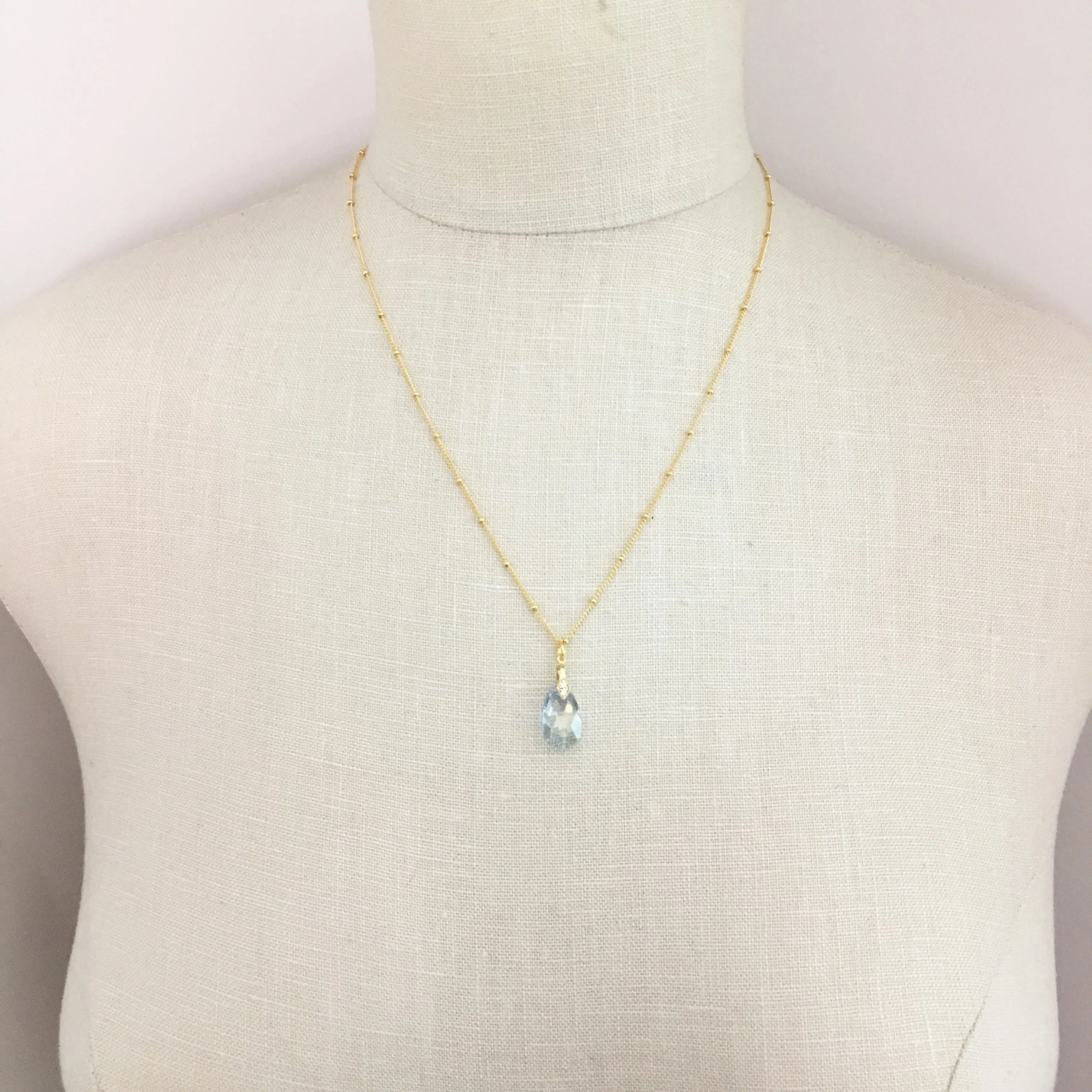 Deco Tear Necklace