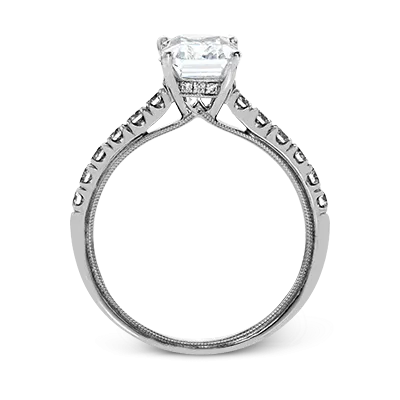 Engagement Ring in 18k Gold with Diamonds