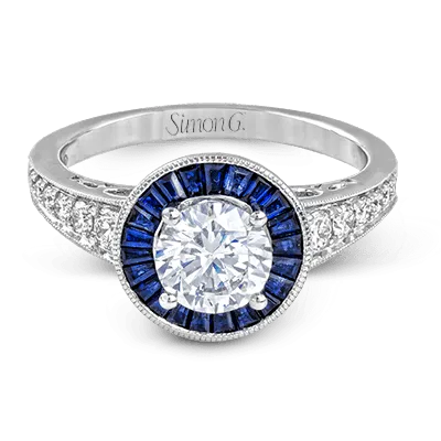 Engagement Ring in 18k Gold with Diamonds
