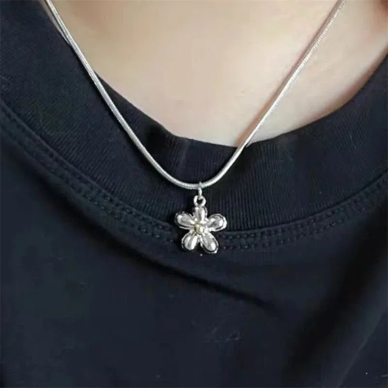 Flower Star Butterfly Pendant Necklaces for Women Vintage Elegant Snake Chains Necklace Y2K Jewelry