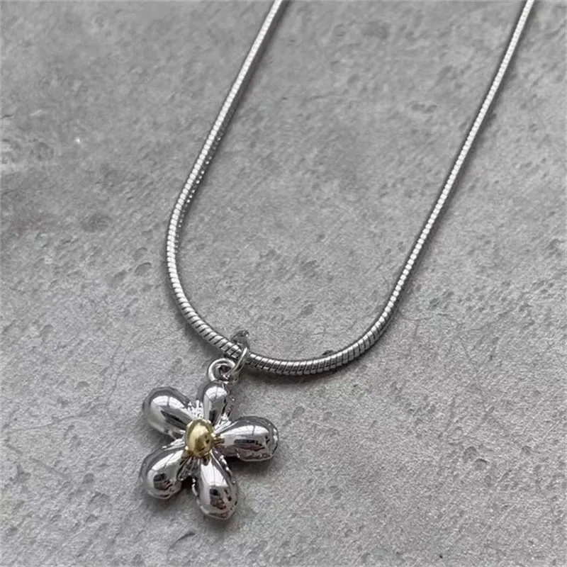Flower Star Butterfly Pendant Necklaces for Women Vintage Elegant Snake Chains Necklace Y2K Jewelry