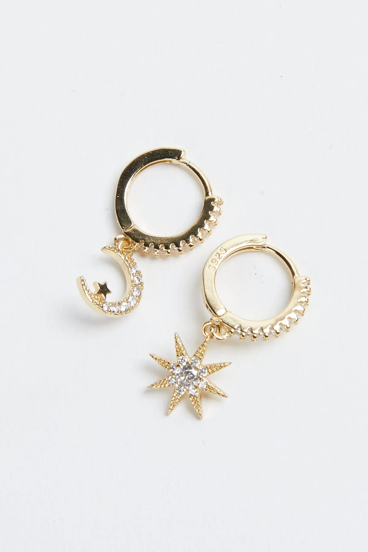 KHOLE GOLD-PLATED MISMATCHED HUGGIE HOOP EARRINGS