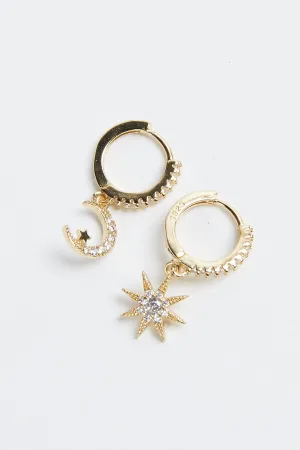 KHOLE GOLD-PLATED MISMATCHED HUGGIE HOOP EARRINGS