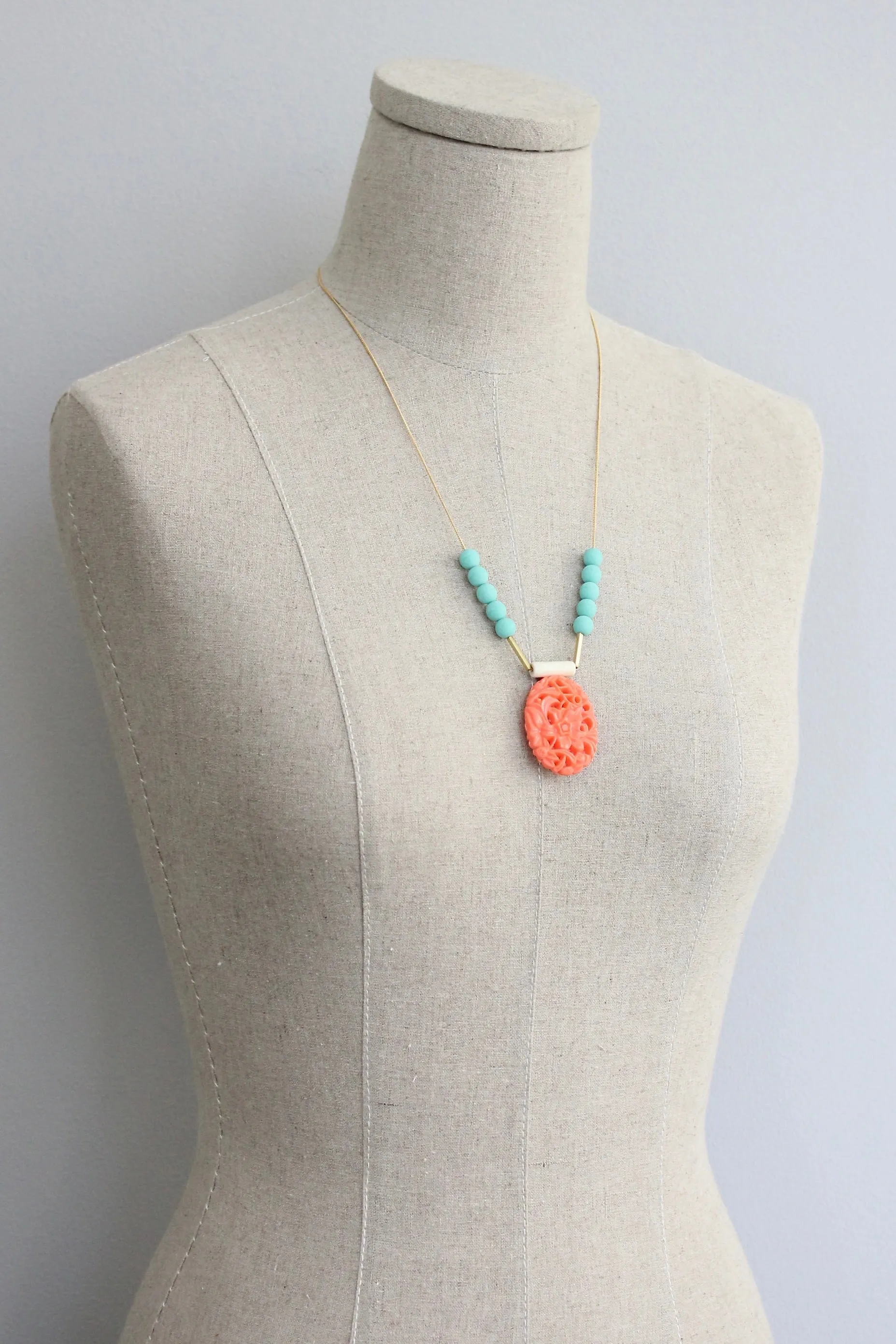 KYL122 vintage acrylic and turquoise glass necklace