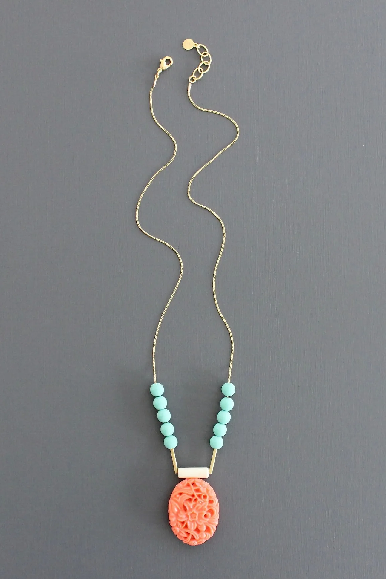 KYL122 vintage acrylic and turquoise glass necklace