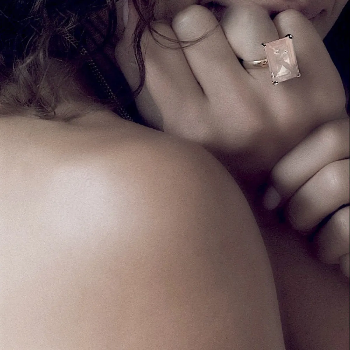 Lucent Necklace
