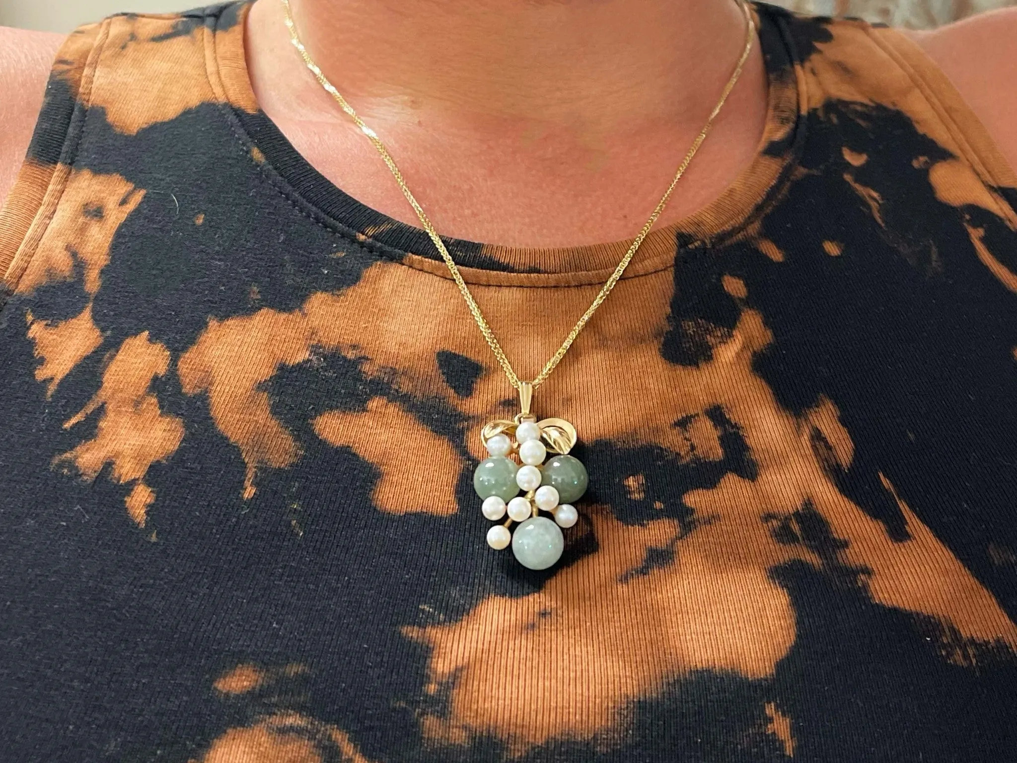 Mings Hawaii Round Jade Pearl Leaf Necklace 14k Yellow Gold