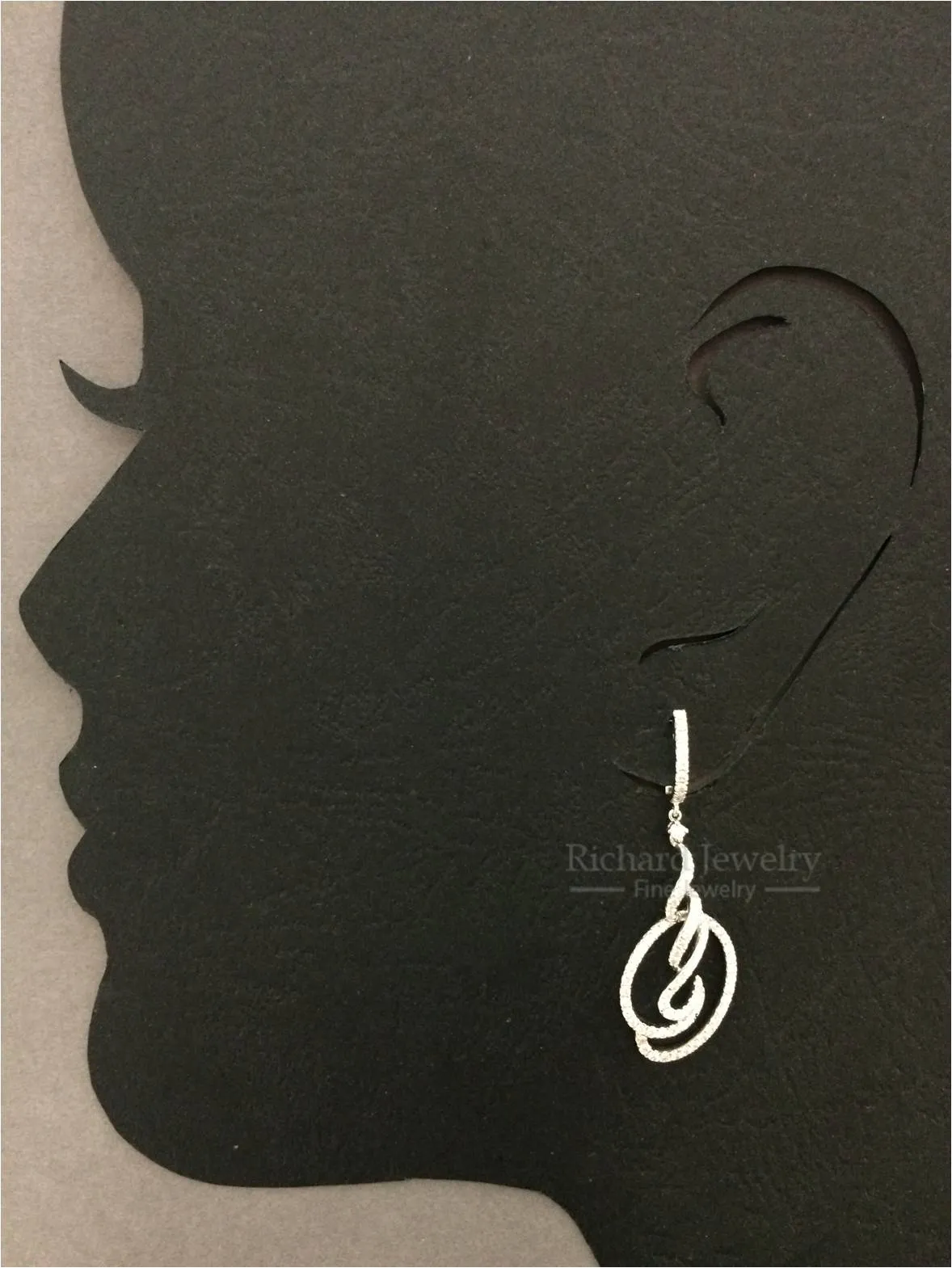 Open-space Wavy Diamond Earring