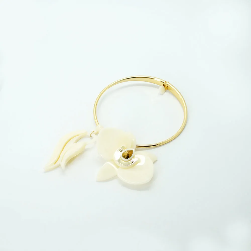 Orchid Deco Necklace - Cream