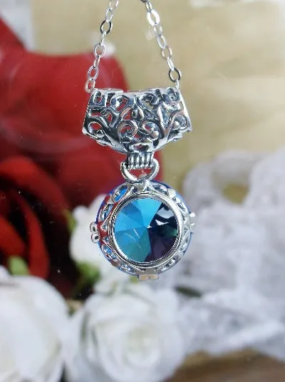 P7, Fleur de Lis Round Gem Pendant, Vintage Art Deco Necklace, Design#P7