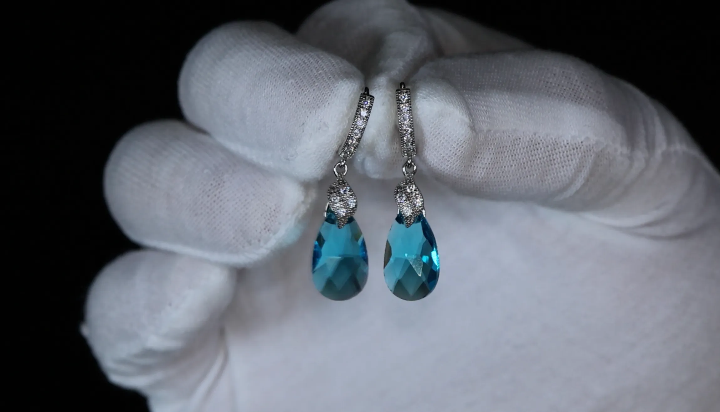 Pear Cut Diamond Earrings | Blue Teardrop Diamond Earrings