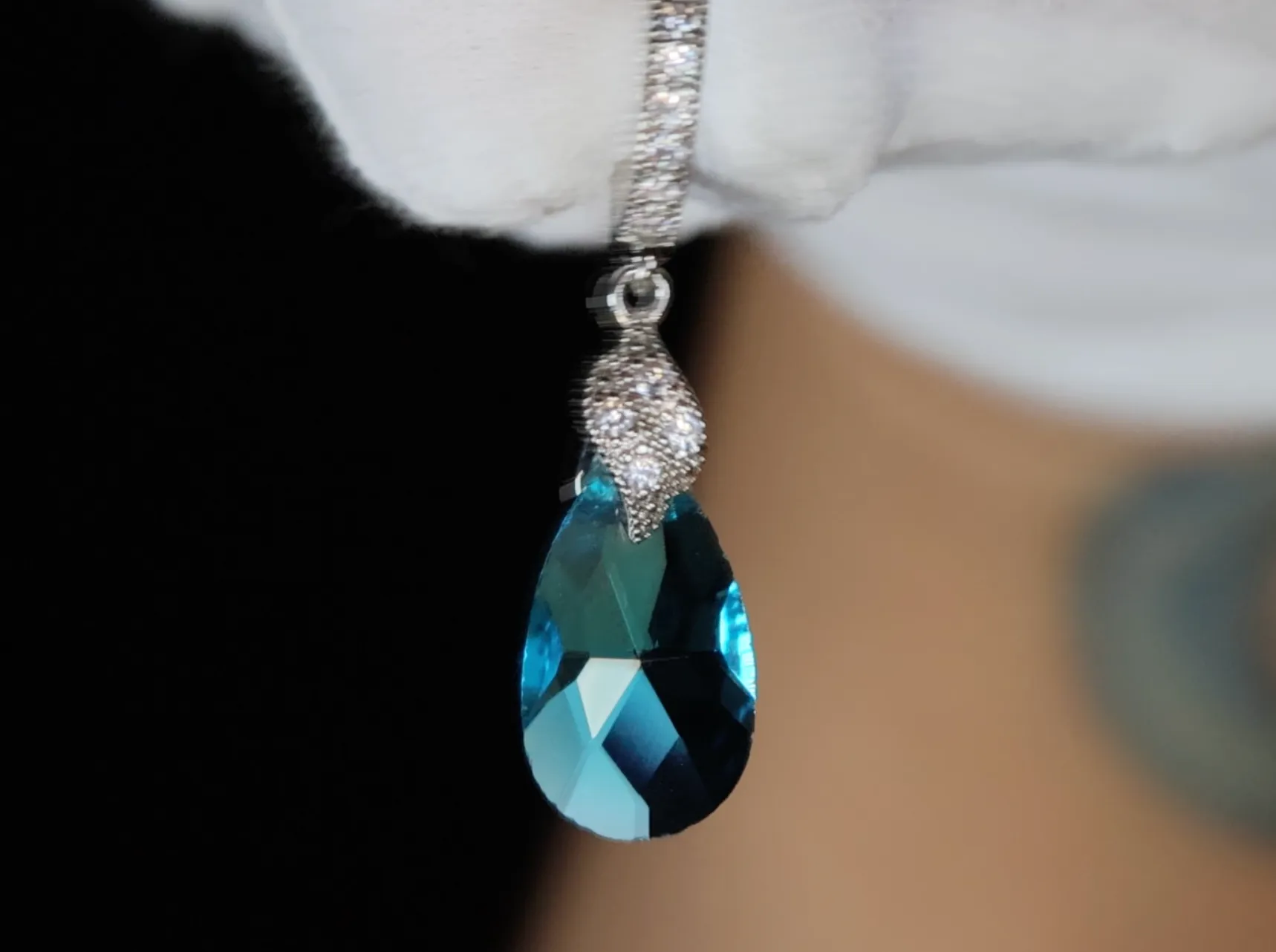 Pear Cut Diamond Earrings | Blue Teardrop Diamond Earrings