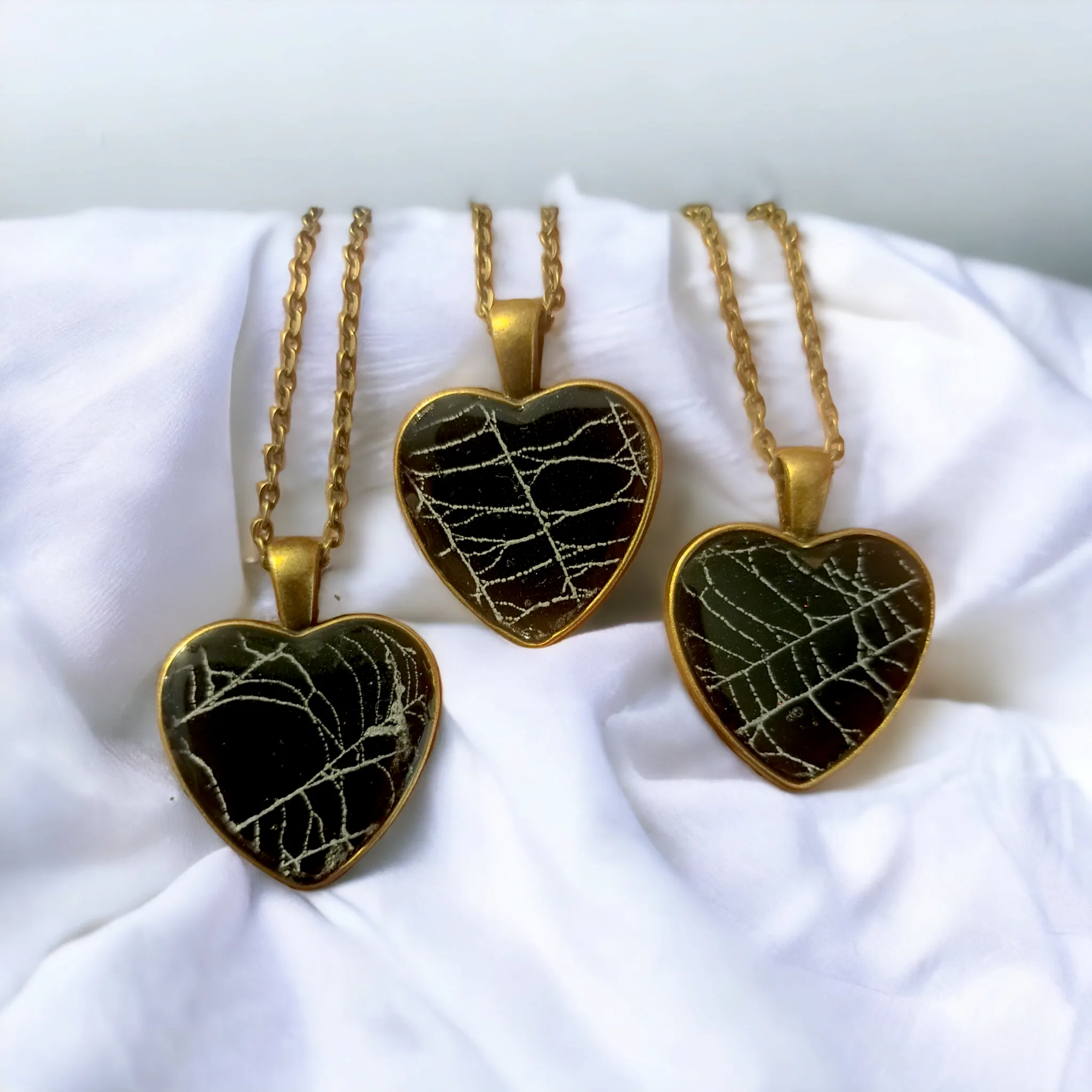 Real Spider Web Heart (Pendants)