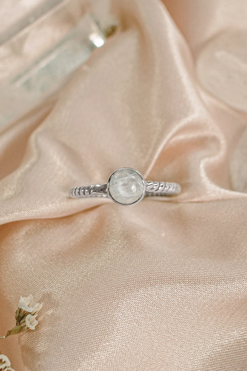 Sivalya Quartz Crystal Solitaire Ring - Bijoux