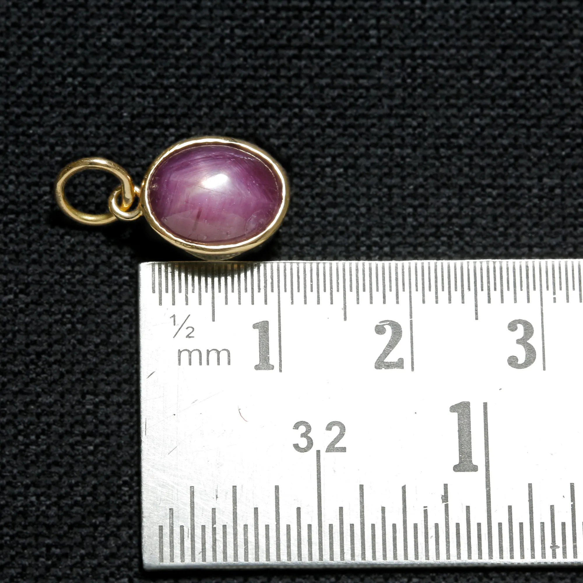 STAR RUBY 5.6 Ct