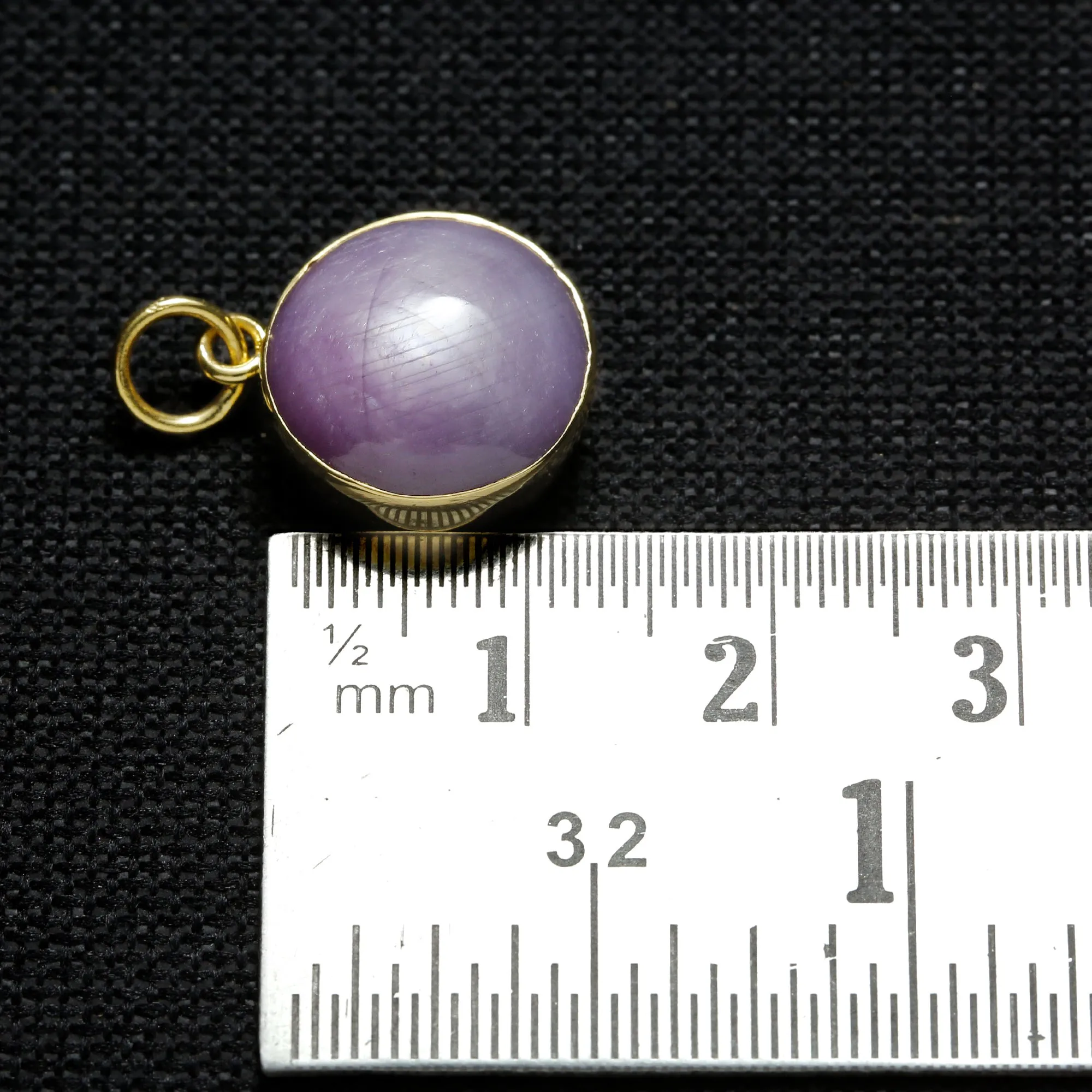 STAR SAPPHIRE 12.9 Ct