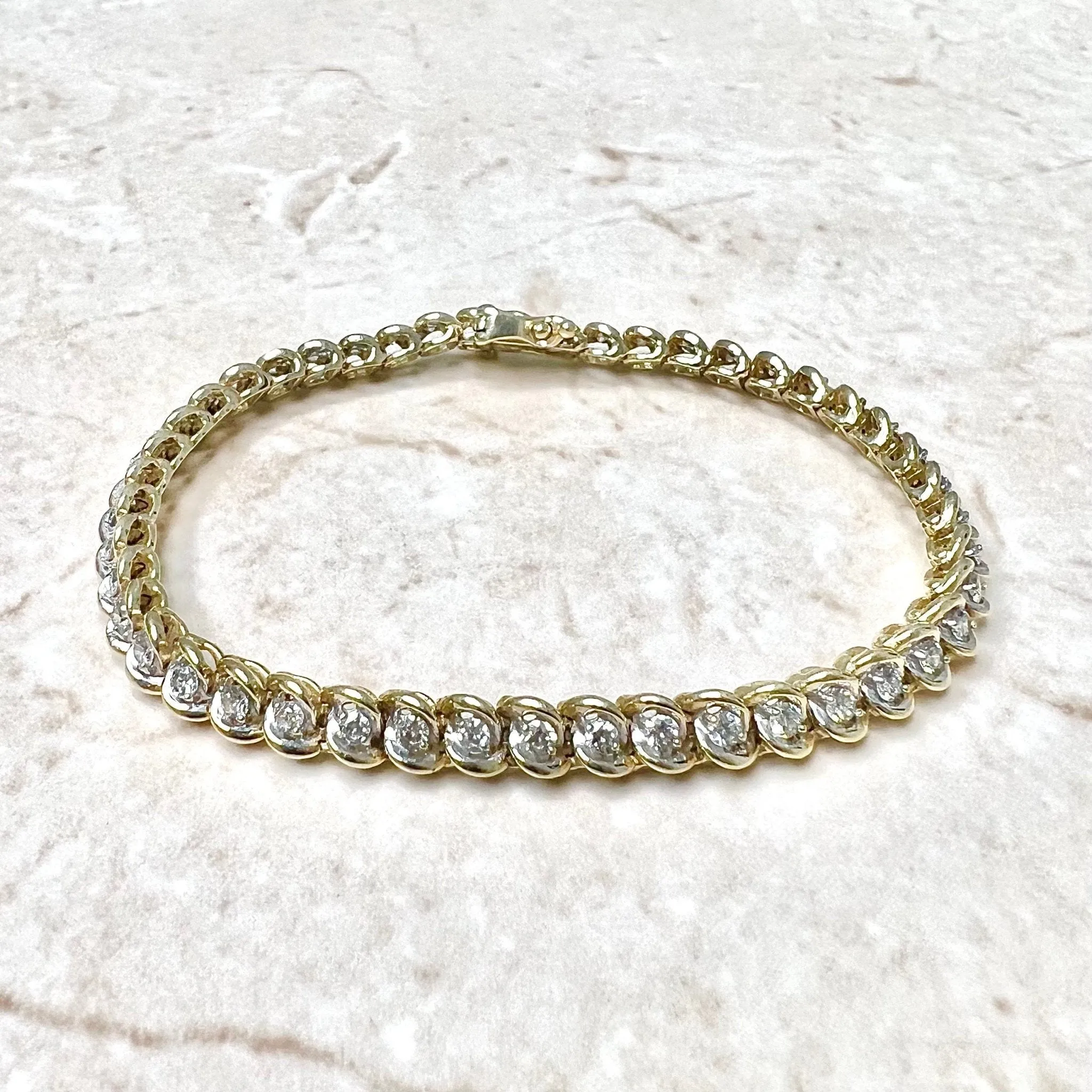 Vintage 10 Karat Yellow Gold 2 Carats Diamond Tennis Bracelet