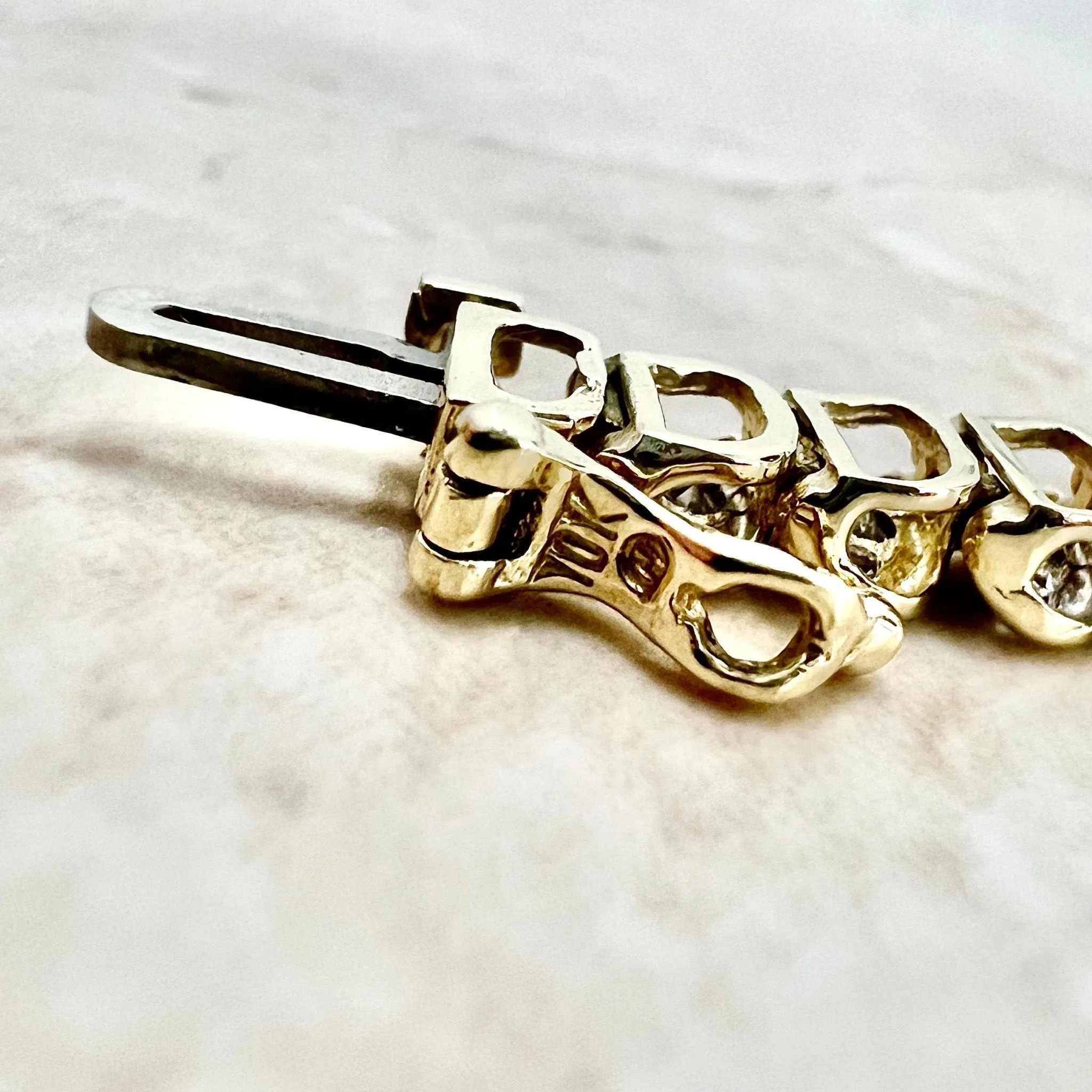 Vintage 10 Karat Yellow Gold 2 Carats Diamond Tennis Bracelet