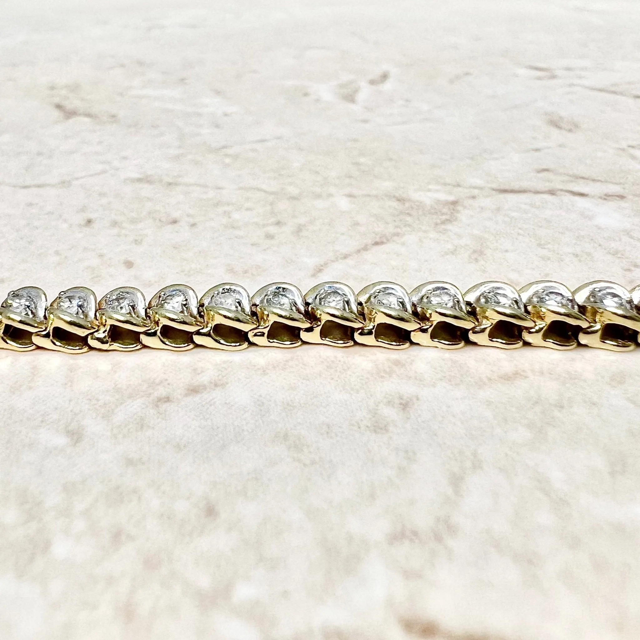 Vintage 10 Karat Yellow Gold 2 Carats Diamond Tennis Bracelet