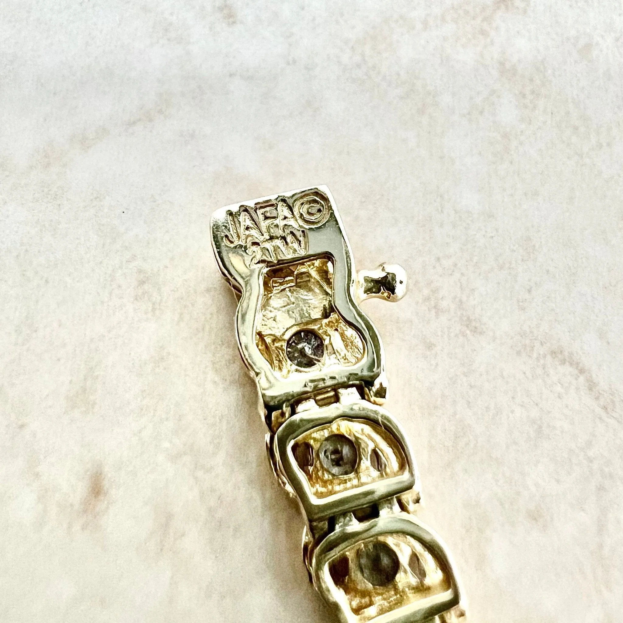 Vintage 10 Karat Yellow Gold 2 Carats Diamond Tennis Bracelet