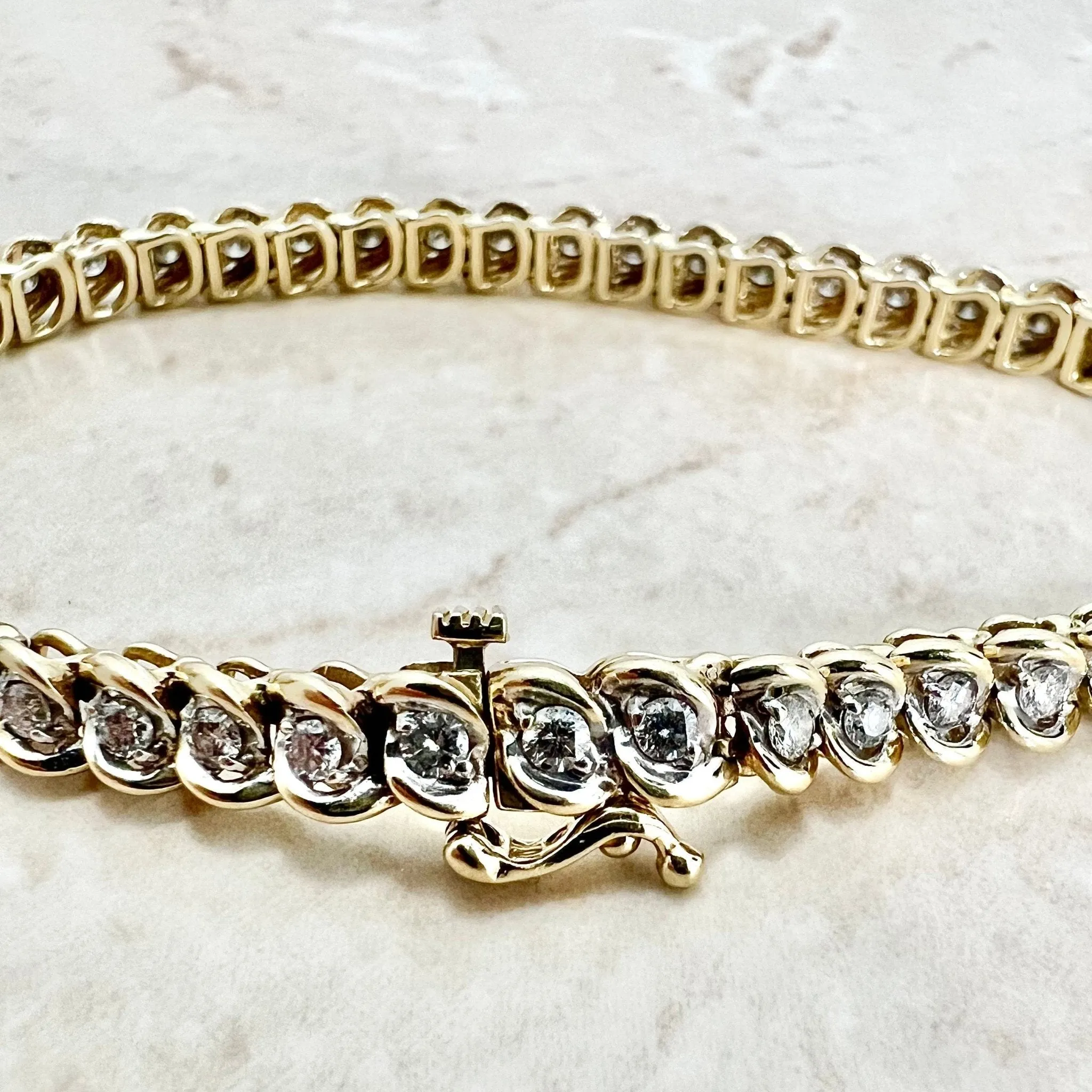 Vintage 10 Karat Yellow Gold 2 Carats Diamond Tennis Bracelet