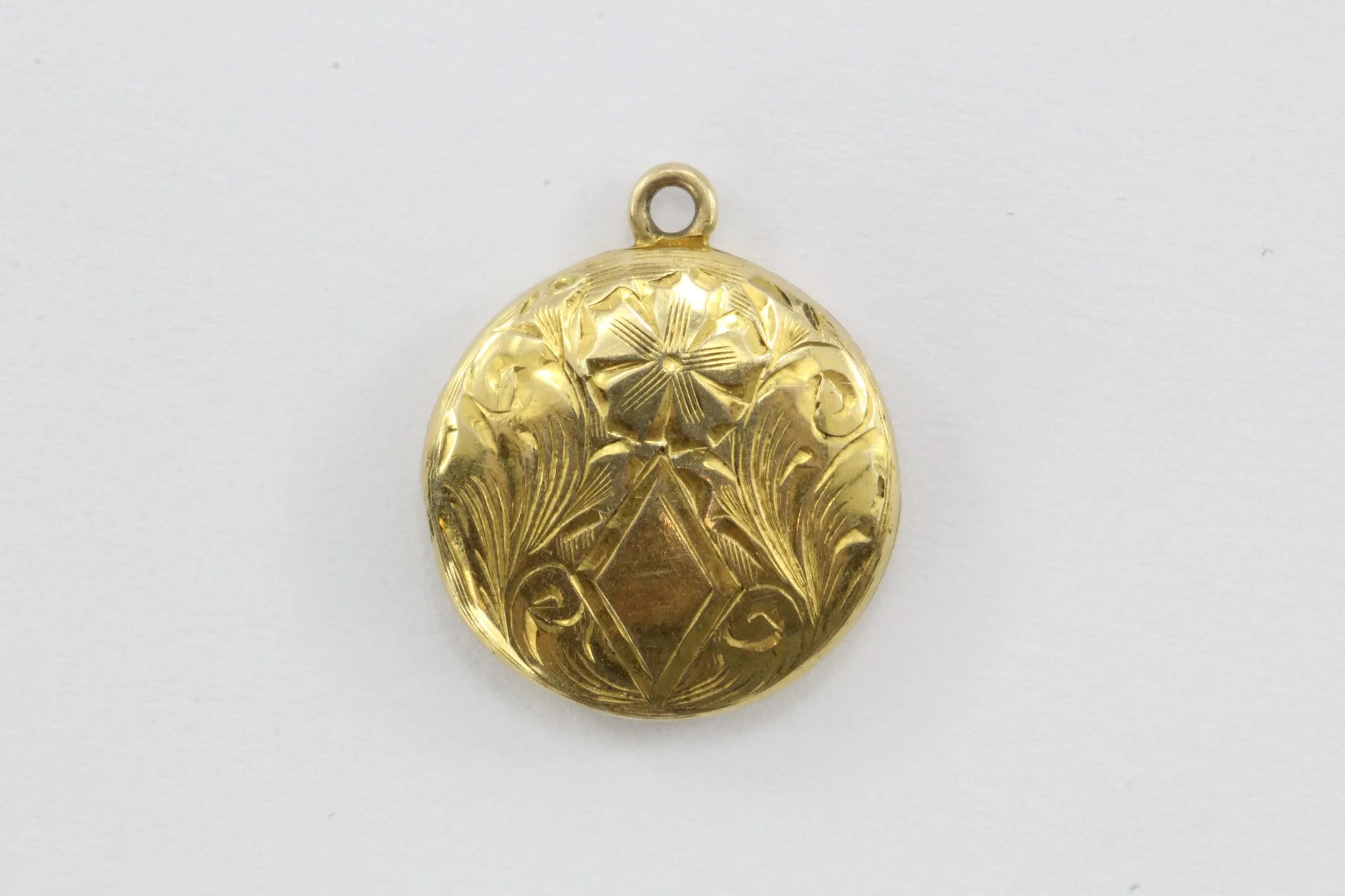 Vintage 10K Gold Art Nouveau Small Round Locket Pendant / Charm