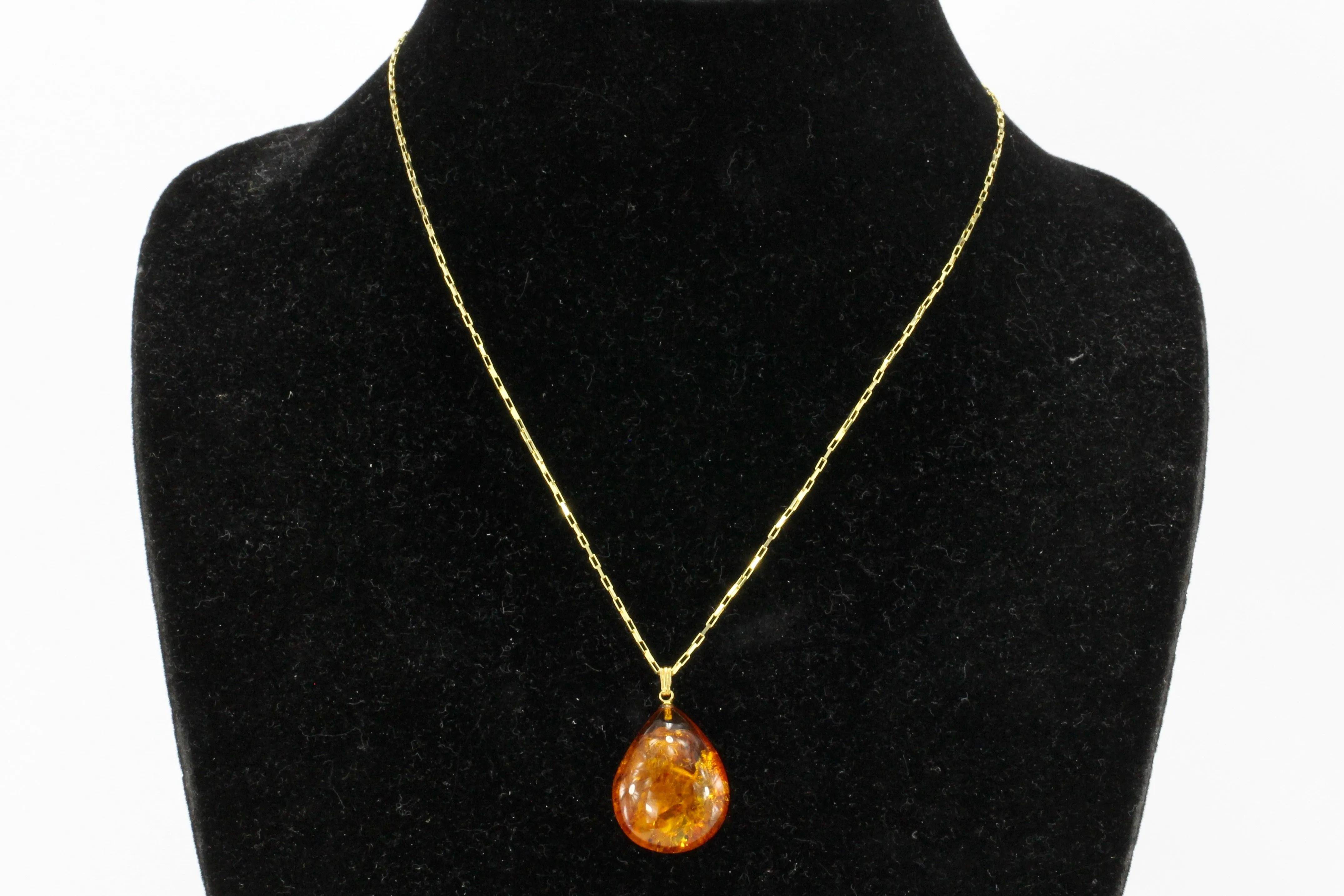 Vintage 14K Gold Uno-A-Erre Large Amber Drop Pendant Necklace