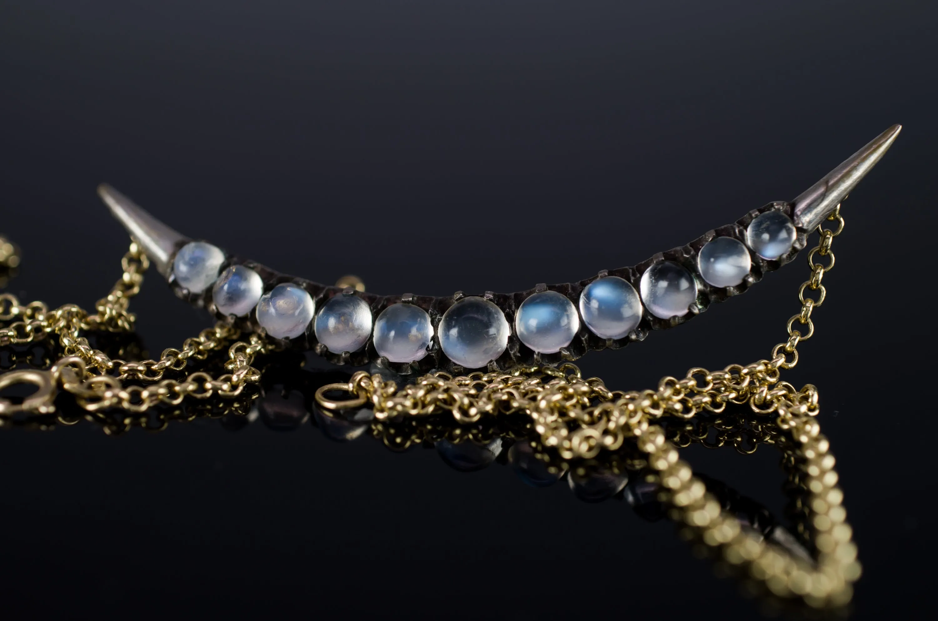 VINTAGE MOONSTONE CRESCENT BROOCH NECKLACE CONVERSION