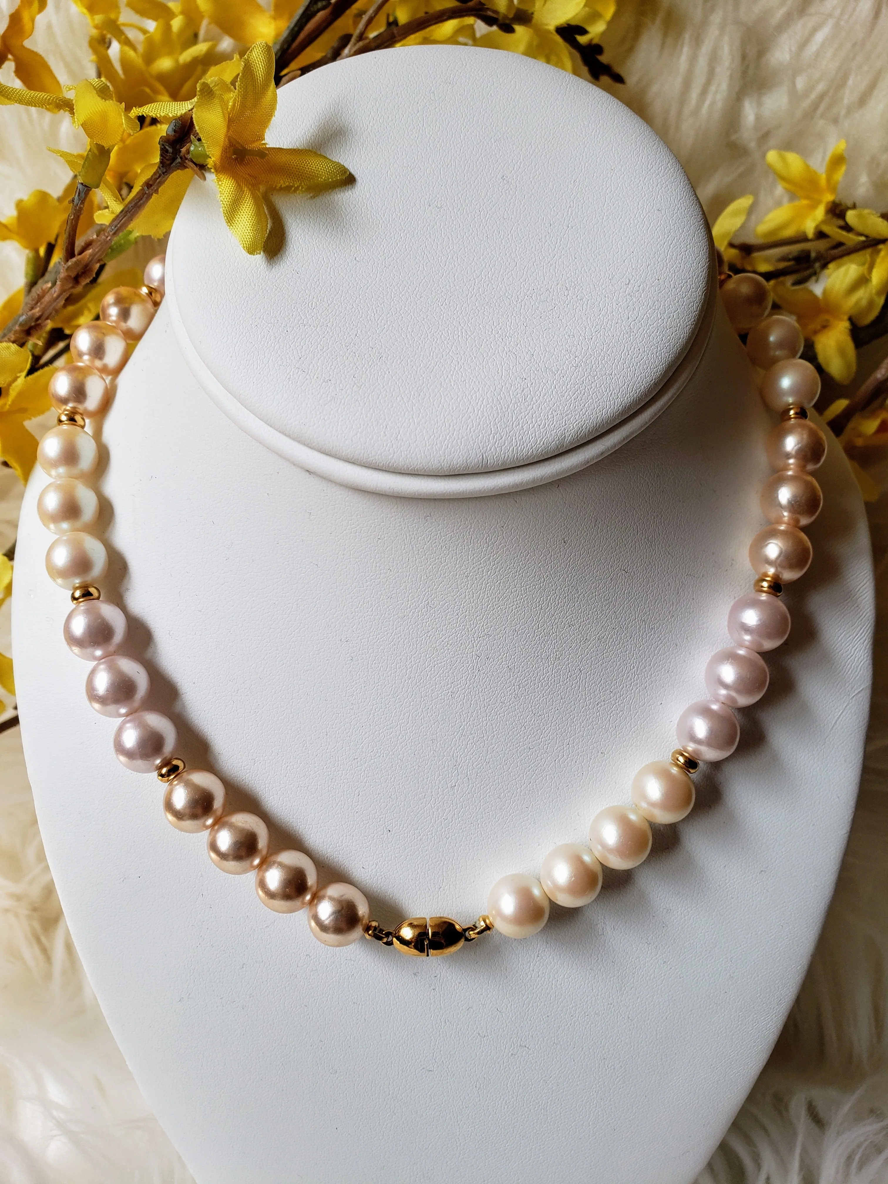 Vintage - Tri-Pearl Necklace