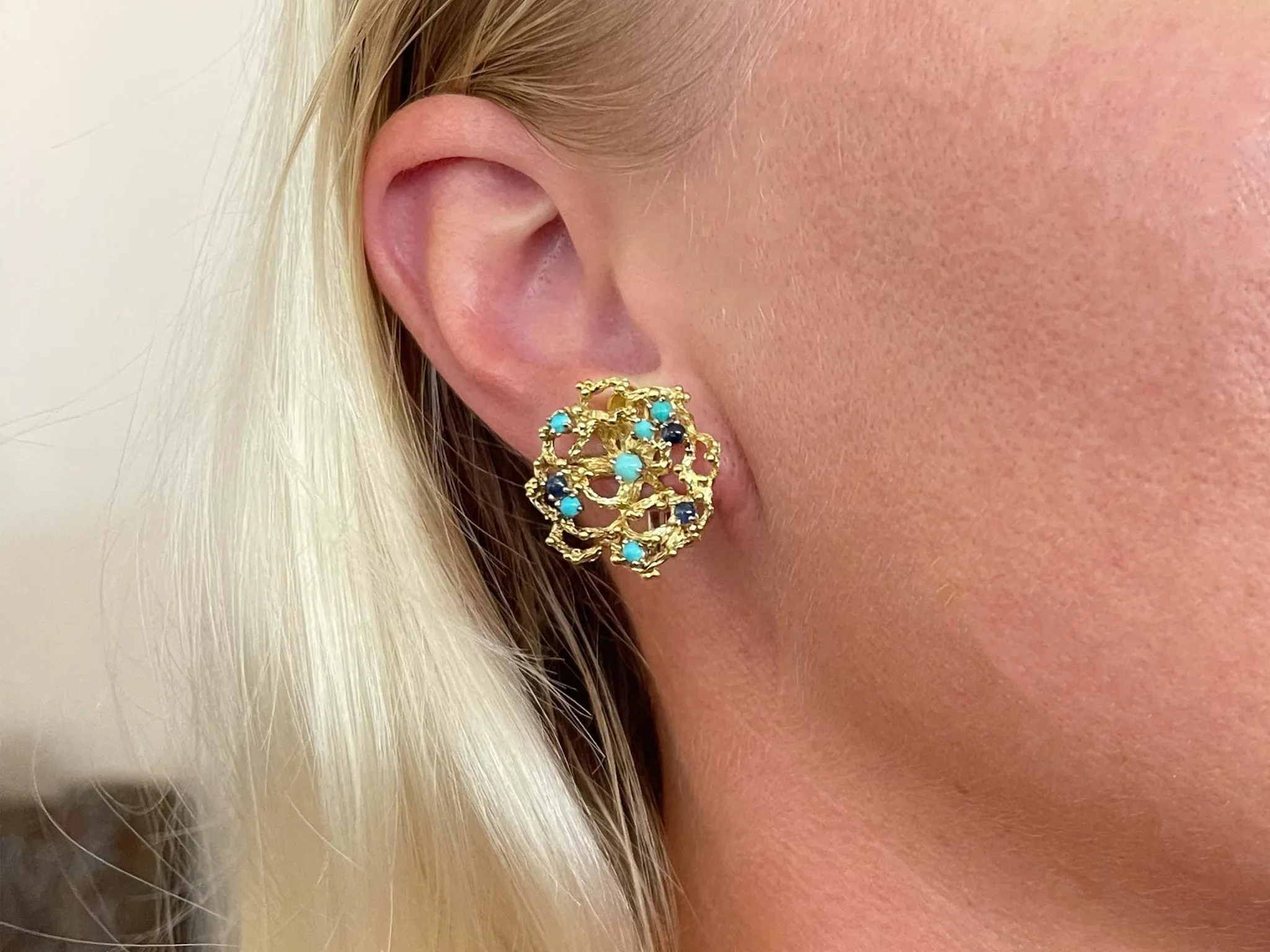 Wavy Flower Earrings with Cabochon Sapphires and Turquoises in 18K Yellow Gold